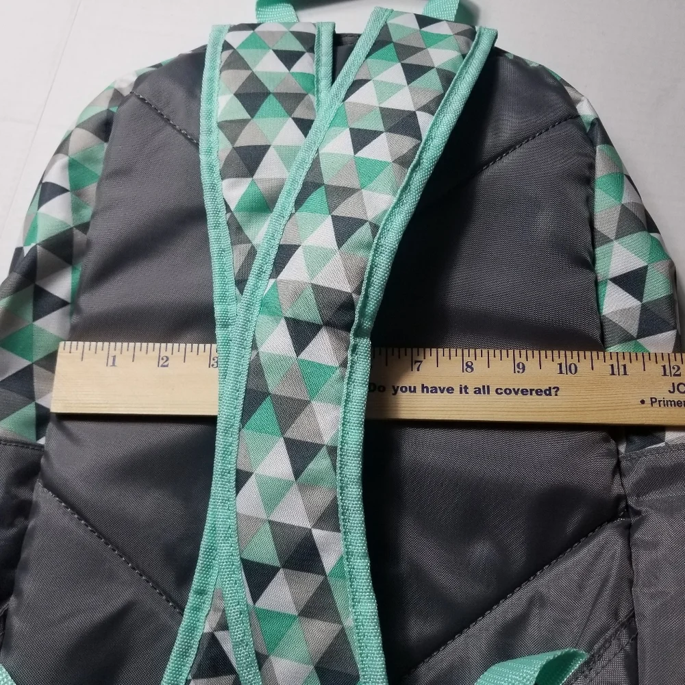LIKE NEW EASTSPORT BACKPACK